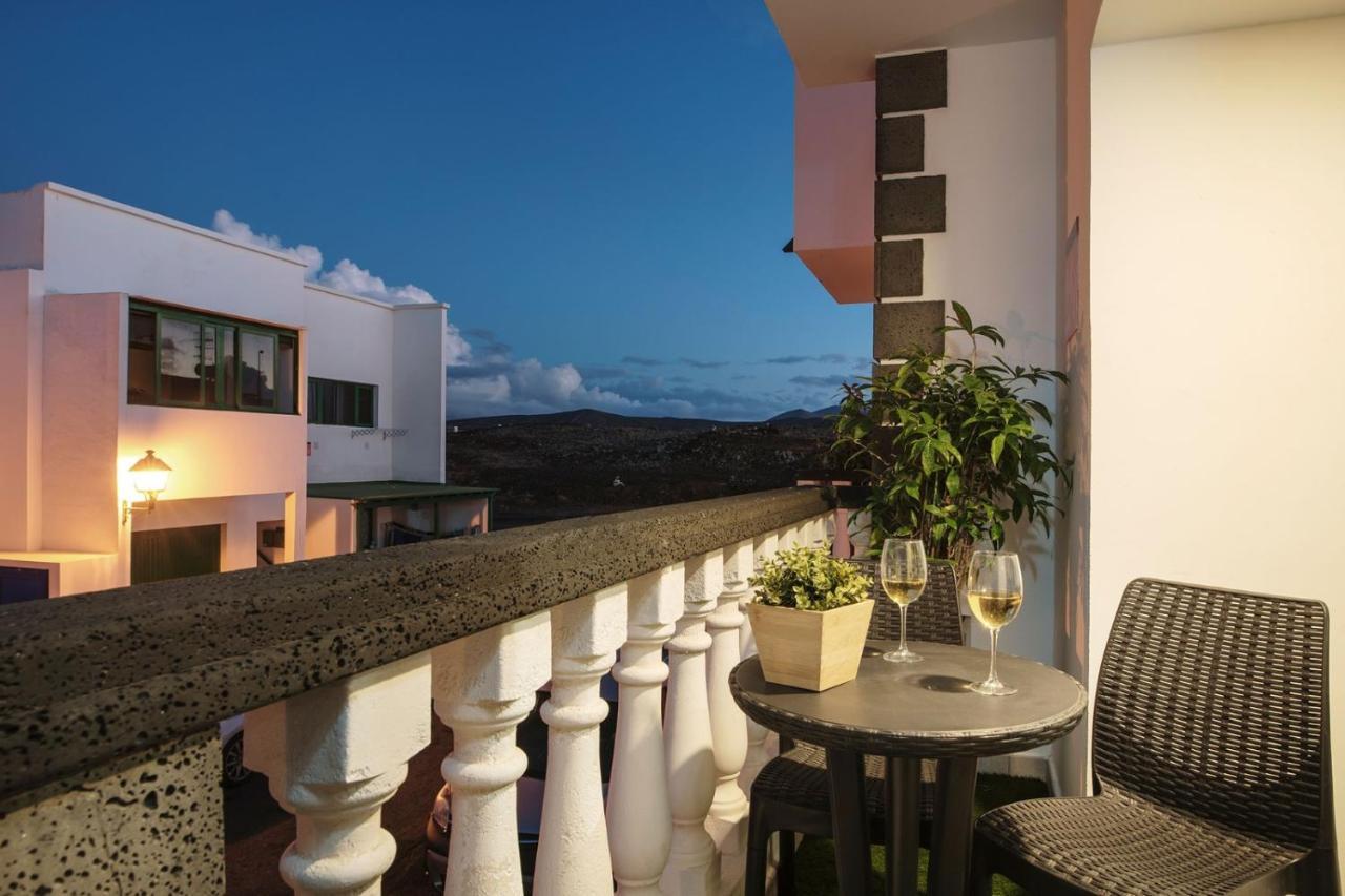 La Santa Exterior foto